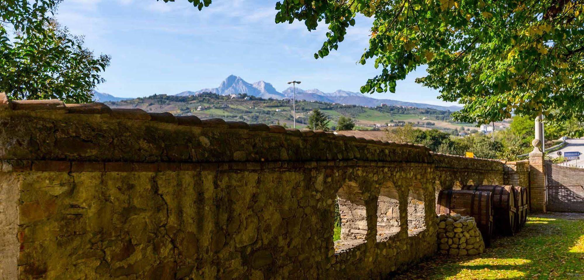 Corte Dei Tini Villa Vomano Buitenkant foto